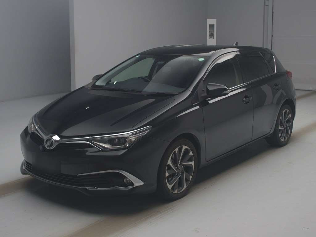 2015 Toyota Auris NRE185H[0]