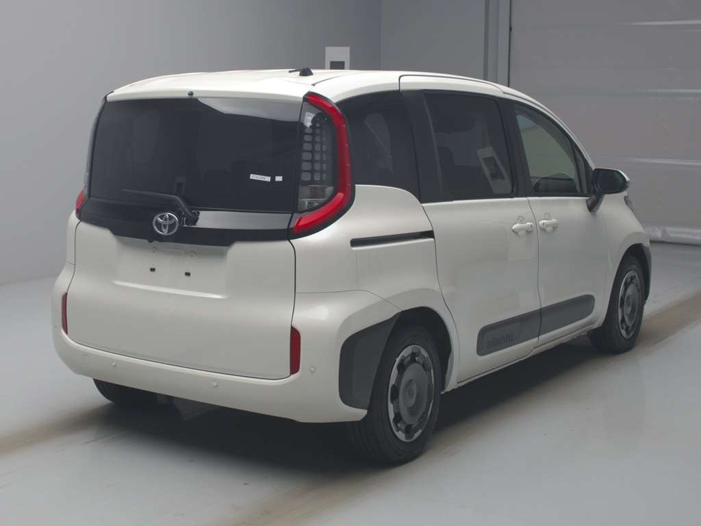 2022 Toyota Sienta MXPC10G[1]