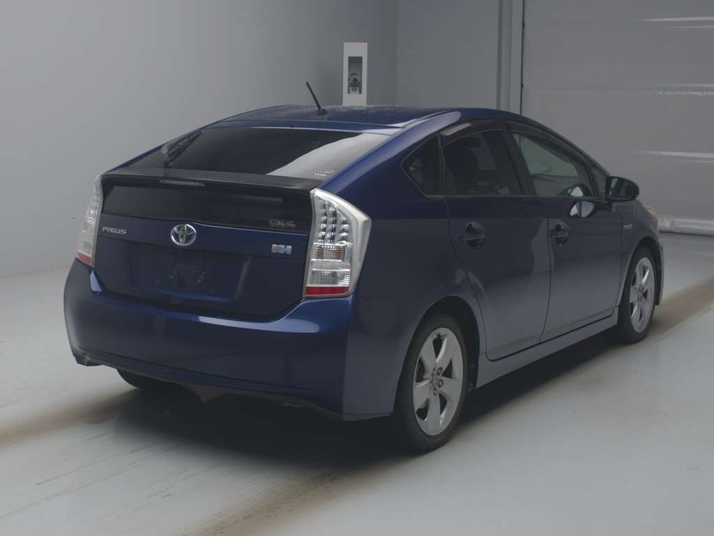 2010 Toyota Prius ZVW30[1]