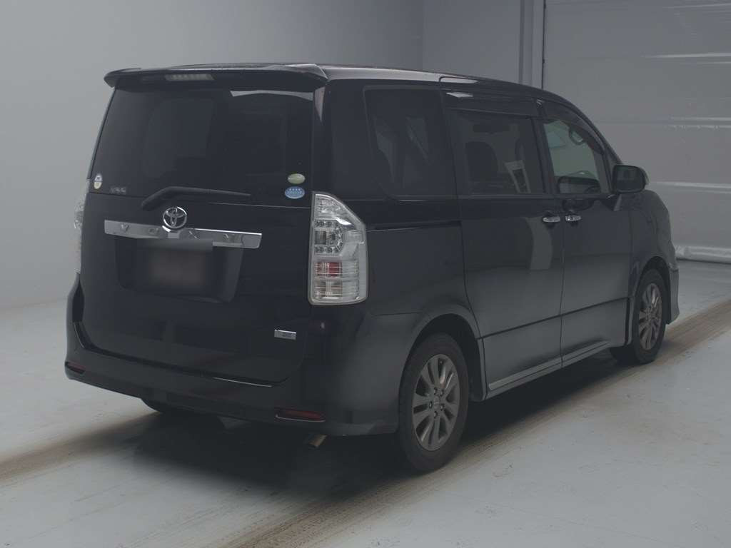 2011 Toyota Voxy ZRR70W[1]