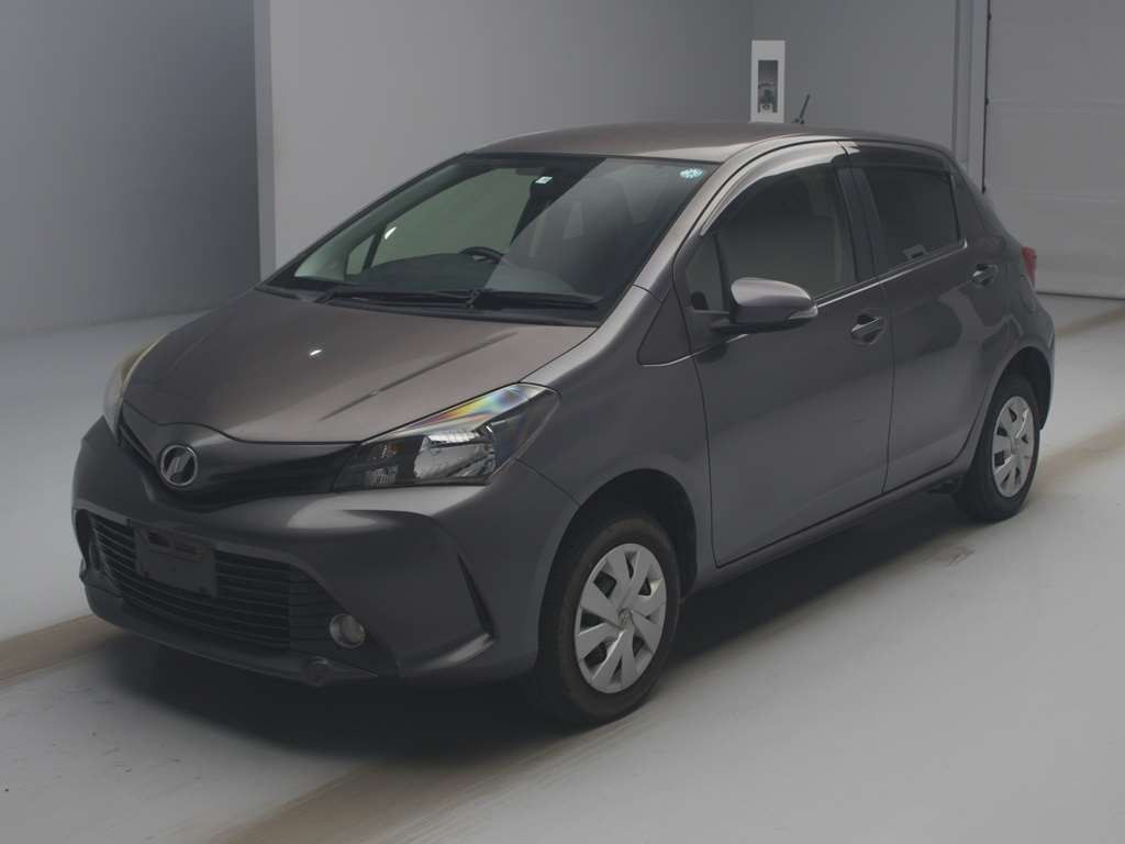 2015 Toyota Vitz NSP135[0]