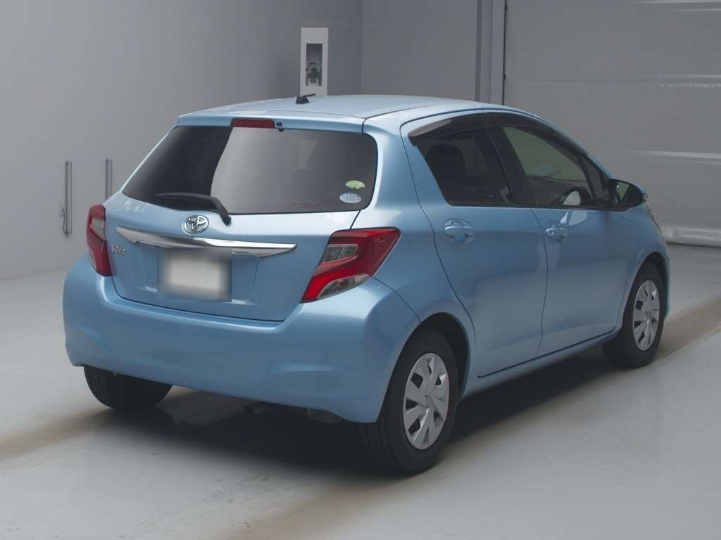 2014 Toyota Vitz NSP130[1]