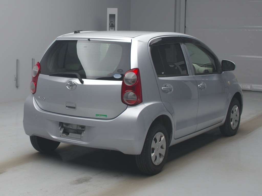 2011 Toyota Passo KGC30[1]