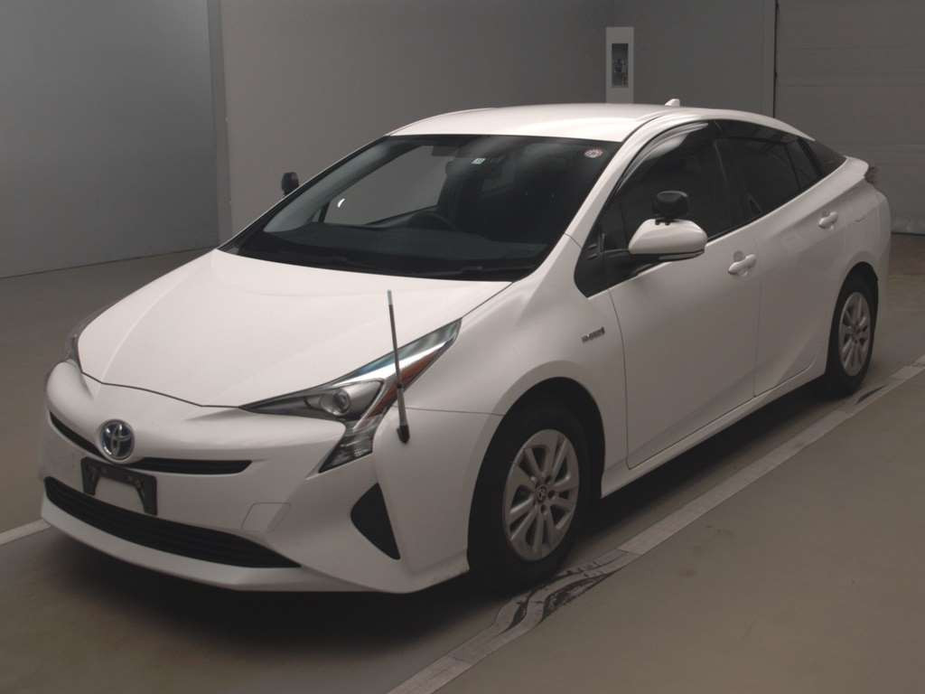 2016 Toyota Prius ZVW51[0]