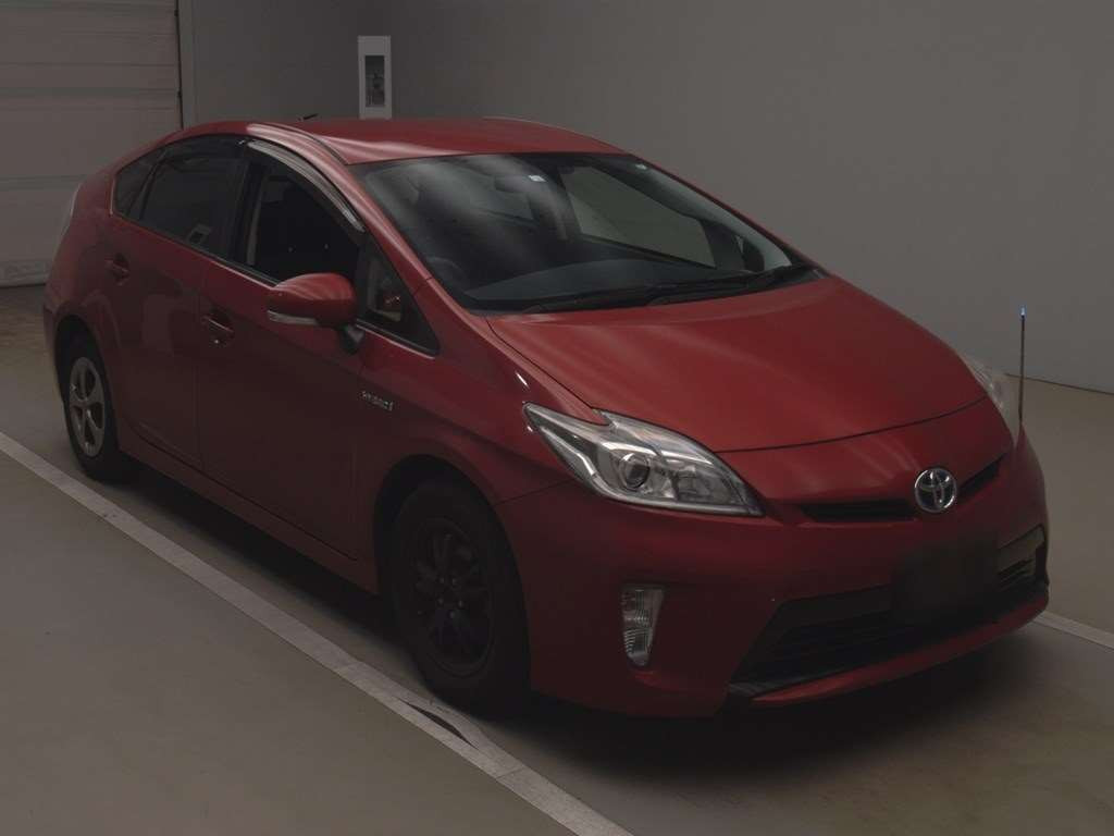 2014 Toyota Prius ZVW30[2]