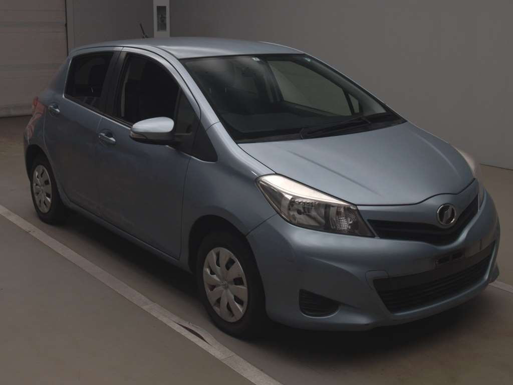 2013 Toyota Vitz KSP130[2]