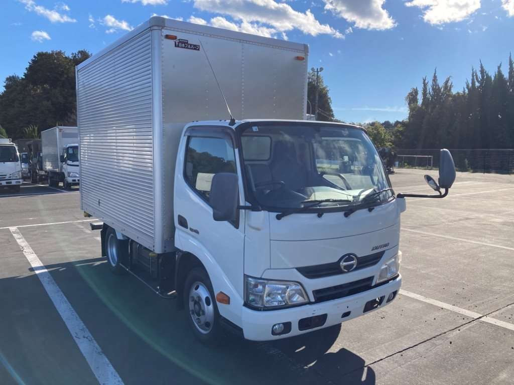 2014 Hino DUTRO XZU605M[2]