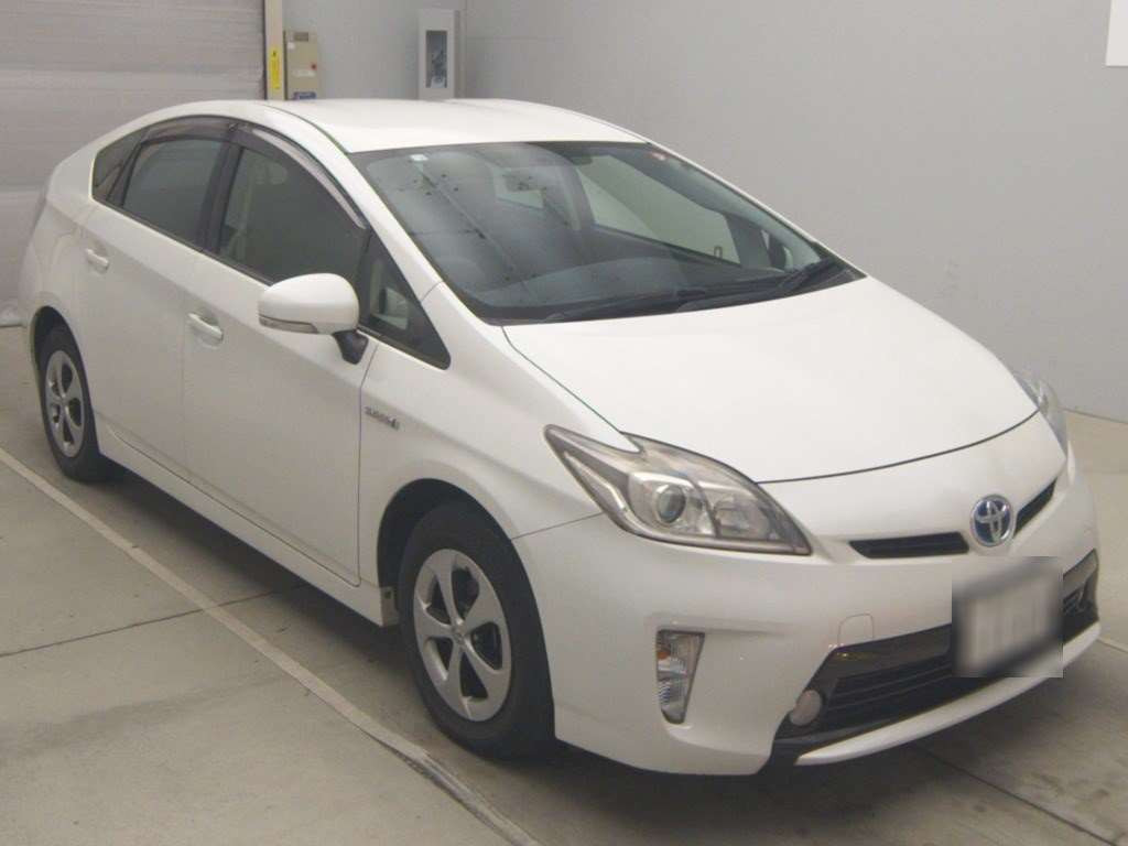 2012 Toyota Prius ZVW30[2]