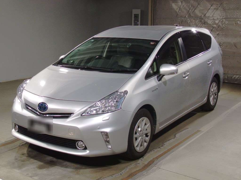 2014 Toyota Prius alpha ZVW41W[0]