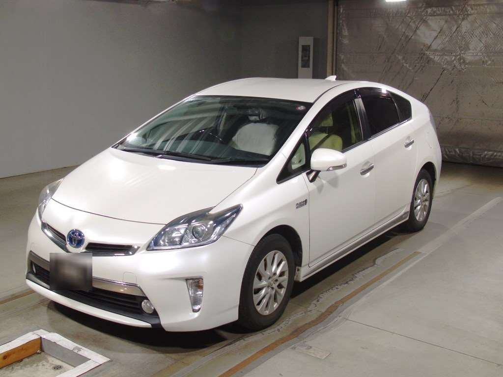 2015 Toyota Prius PHV ZVW35[0]