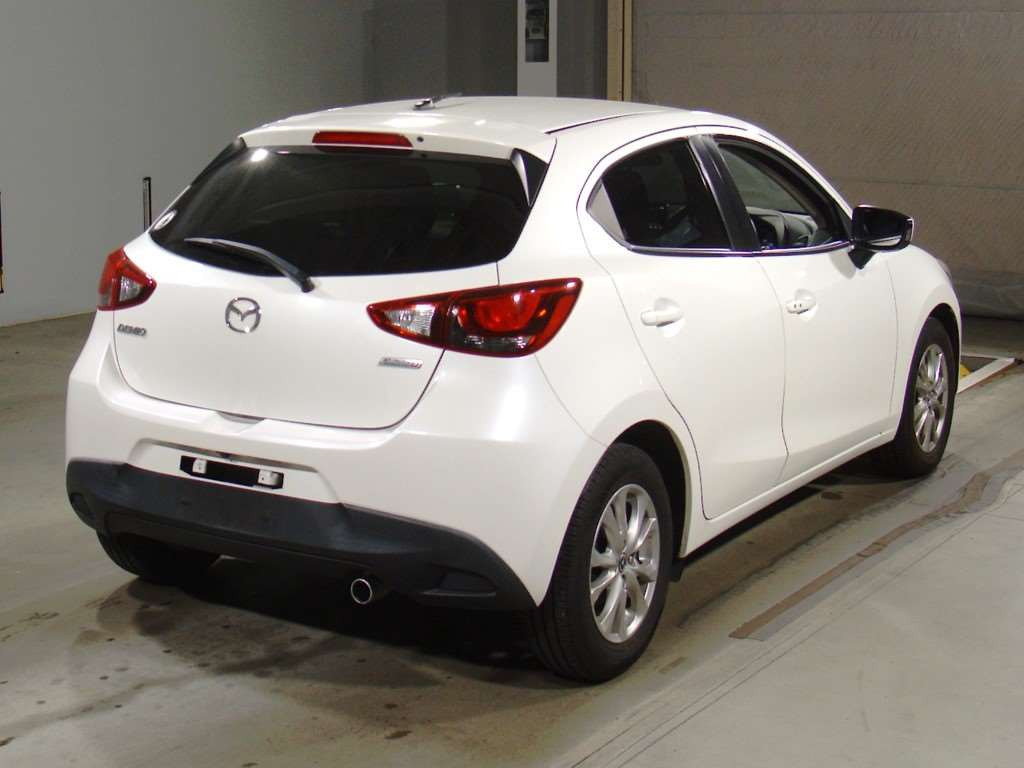 2016 Mazda Demio DJ5FS[1]