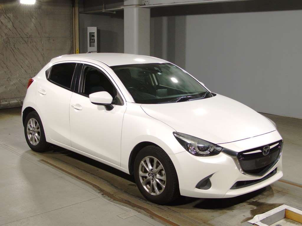 2016 Mazda Demio DJ5FS[2]