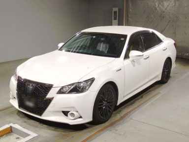 2015 Toyota Crown Hybrid