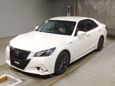 2015 Toyota Crown Hybrid