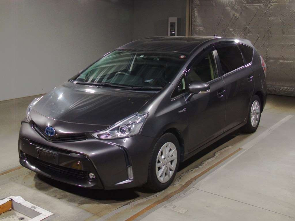 2015 Toyota Prius alpha ZVW41W[0]