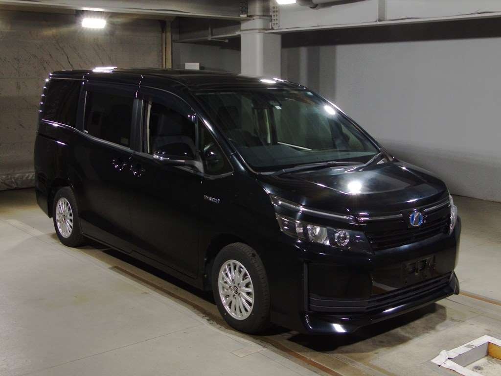 2016 Toyota Voxy ZWR80G[2]