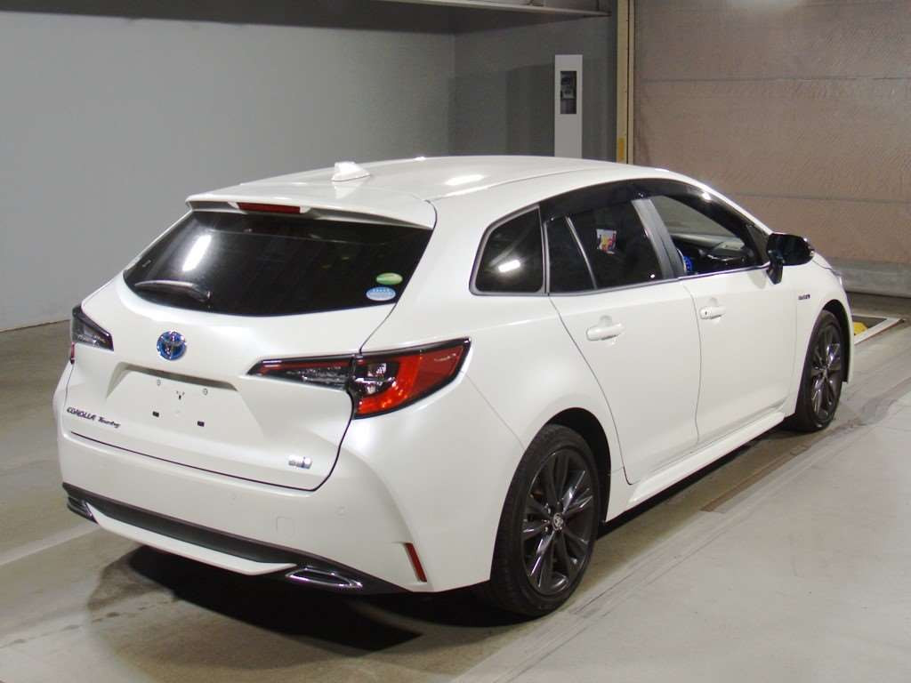 2020 Toyota Corolla Touring Wagon ZWE211W[1]