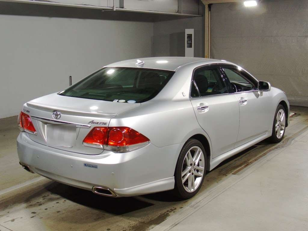 2010 Toyota Crown GRS200[1]