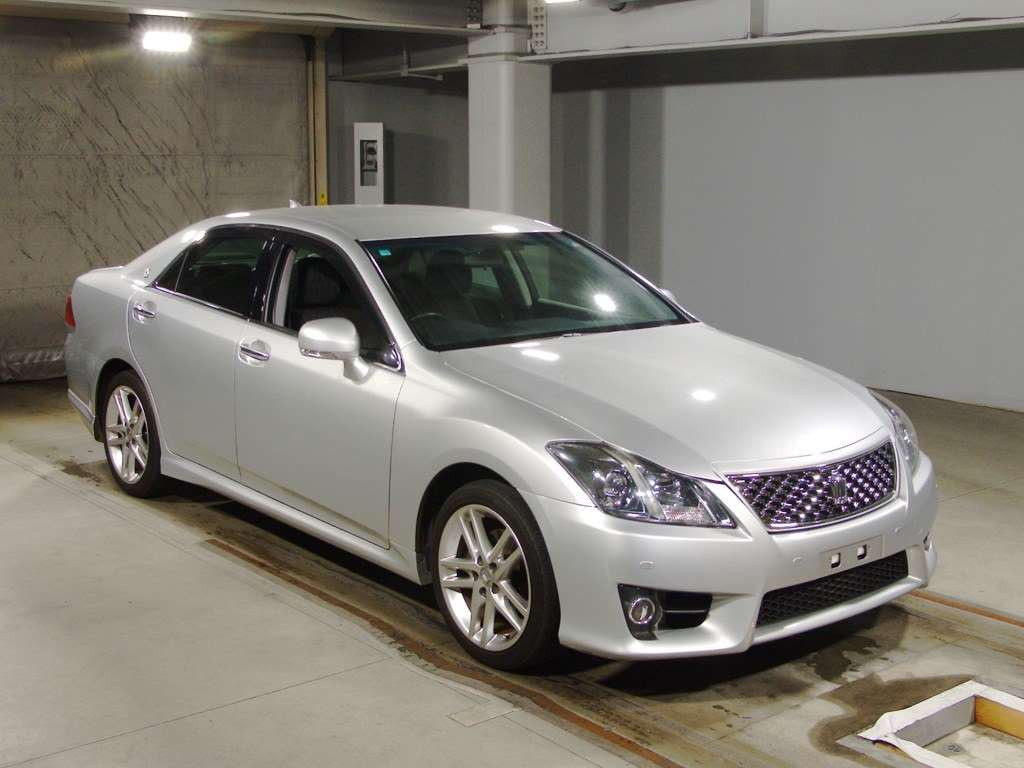 2010 Toyota Crown GRS200[2]