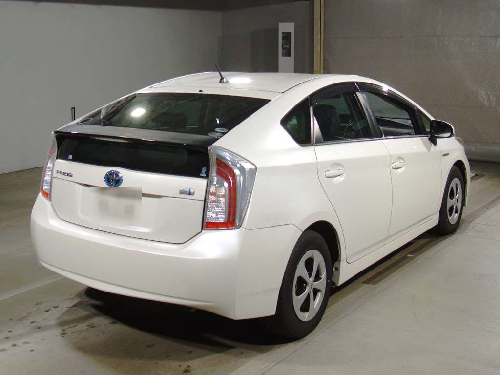 2014 Toyota Prius ZVW30[1]