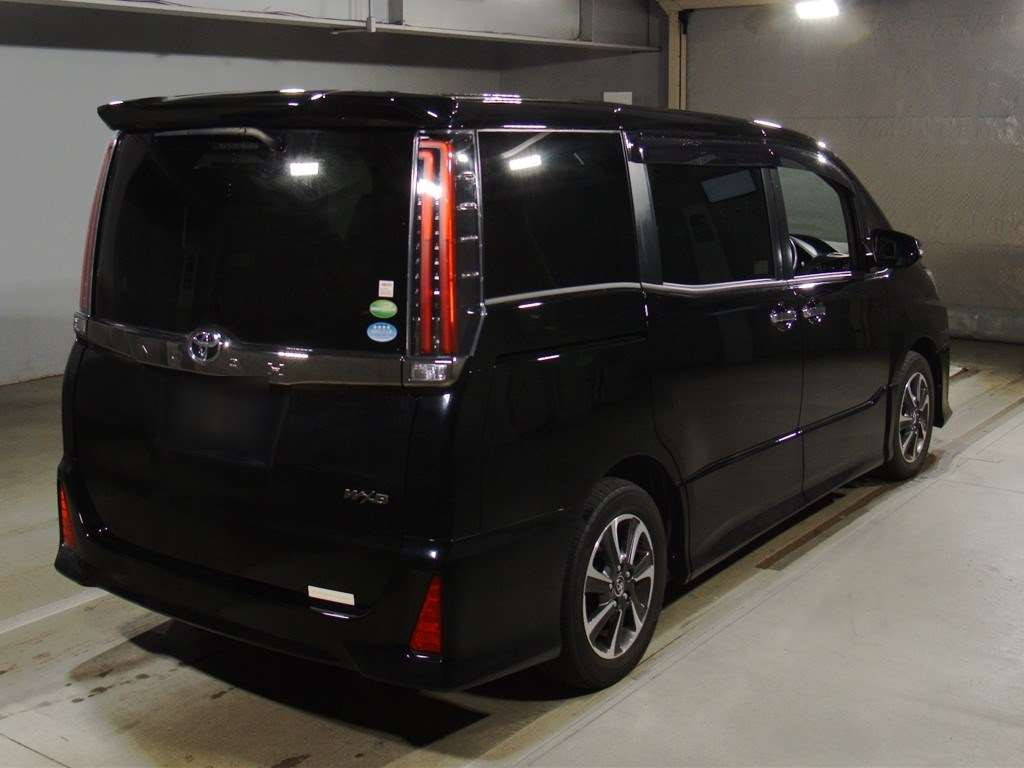 2018 Toyota Noah ZRR80W[1]