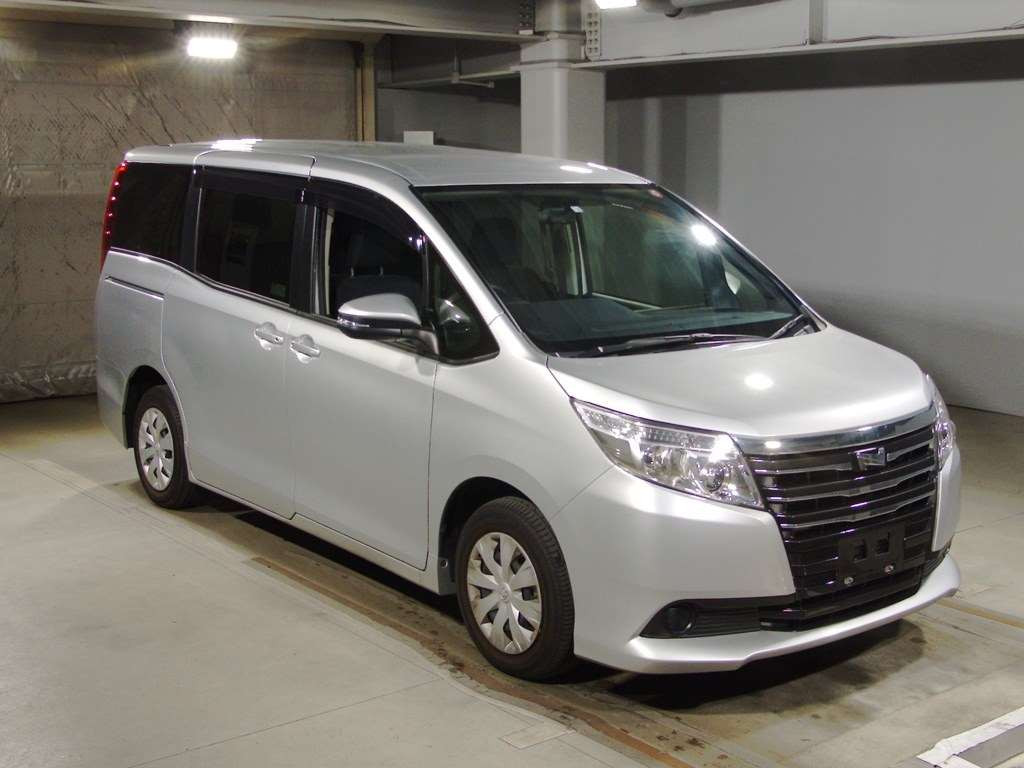 2014 Toyota Noah ZRR80G[2]