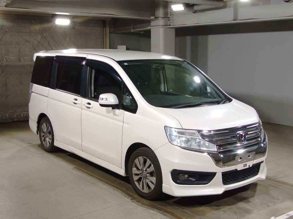 2013 Honda Step WGN Spada RK5[2]