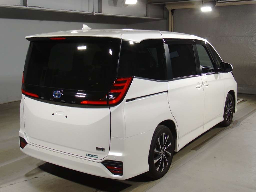 2023 Toyota Noah ZWR90W[1]