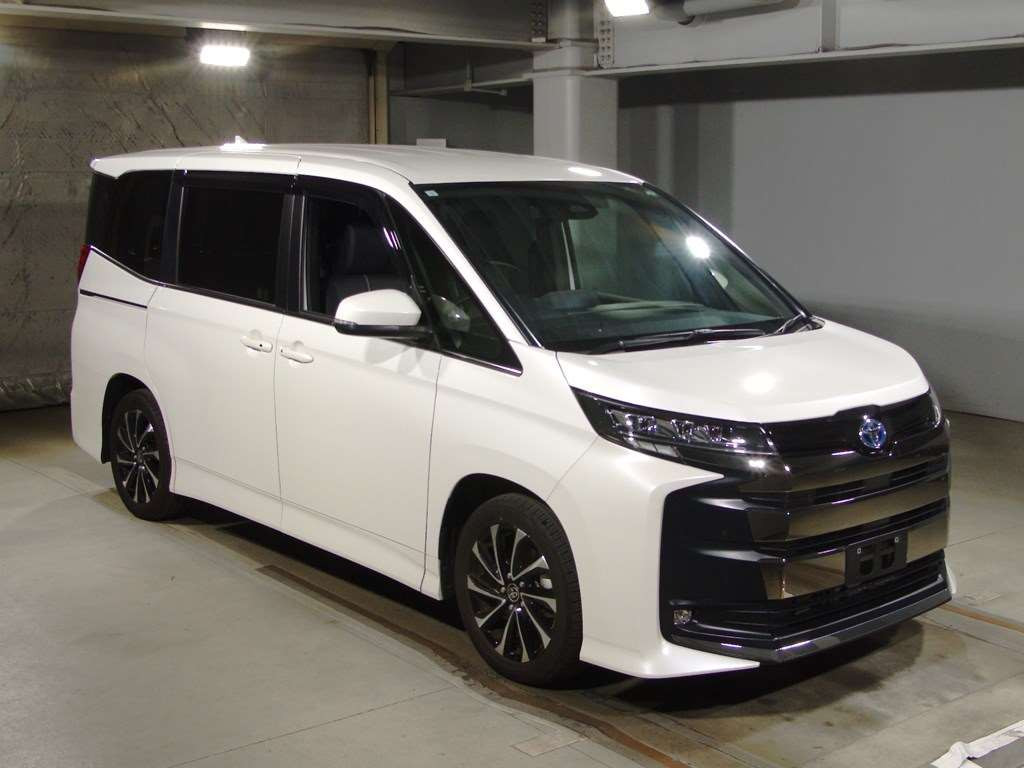 2023 Toyota Noah ZWR90W[2]