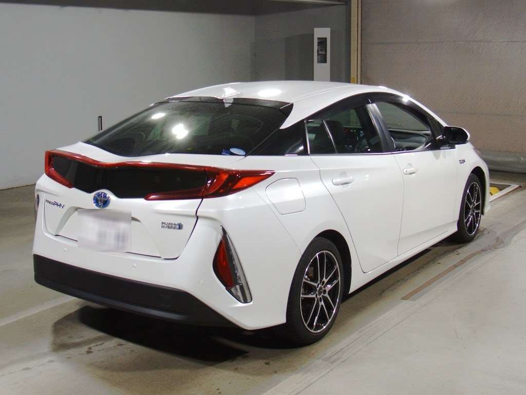 2021 Toyota Prius PHV ZVW52[1]