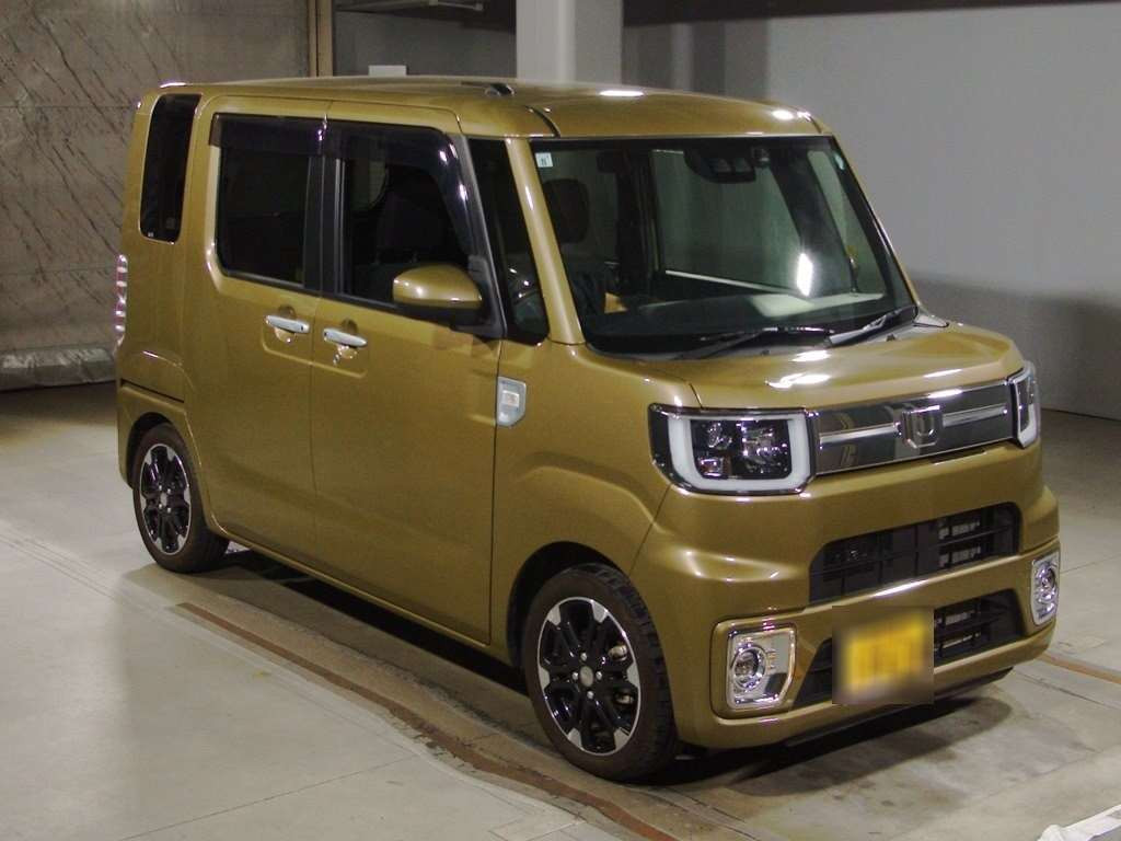 2021 Daihatsu Wake LA700S[2]