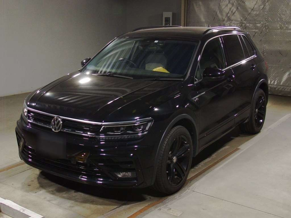 2020 Volkswagen Tiguan 5NDFGF[0]