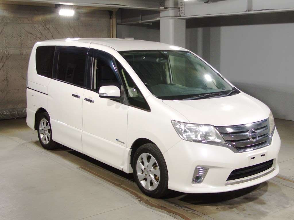 2013 Nissan Serena HFC26[2]