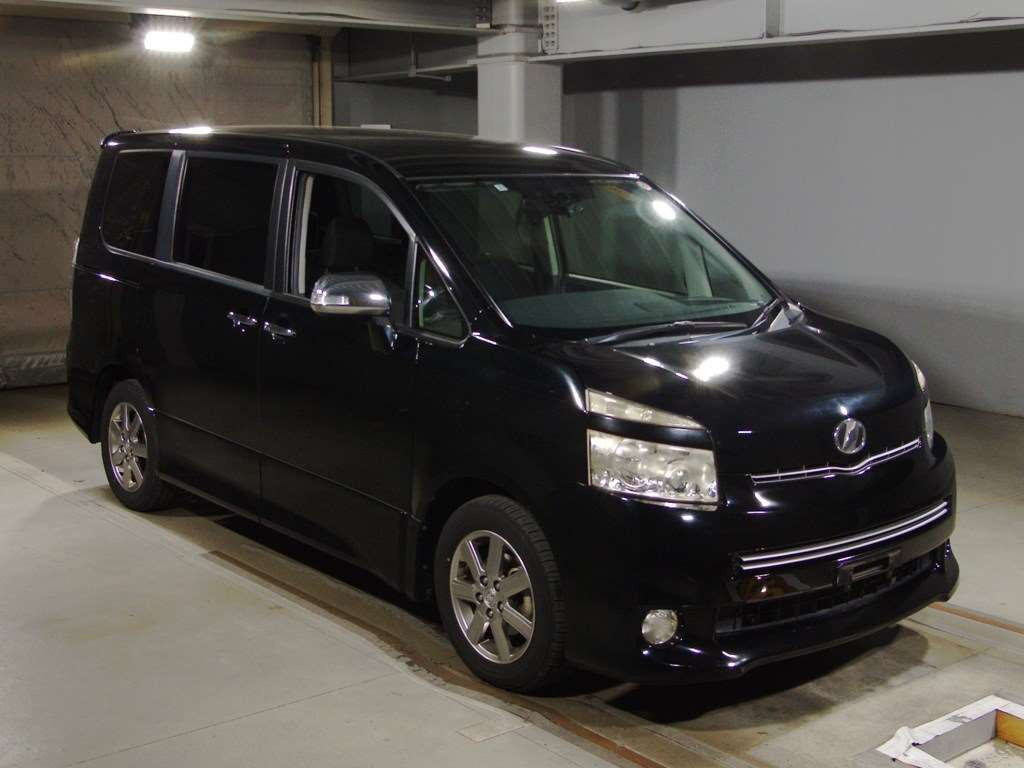 2009 Toyota Voxy ZRR70W[2]