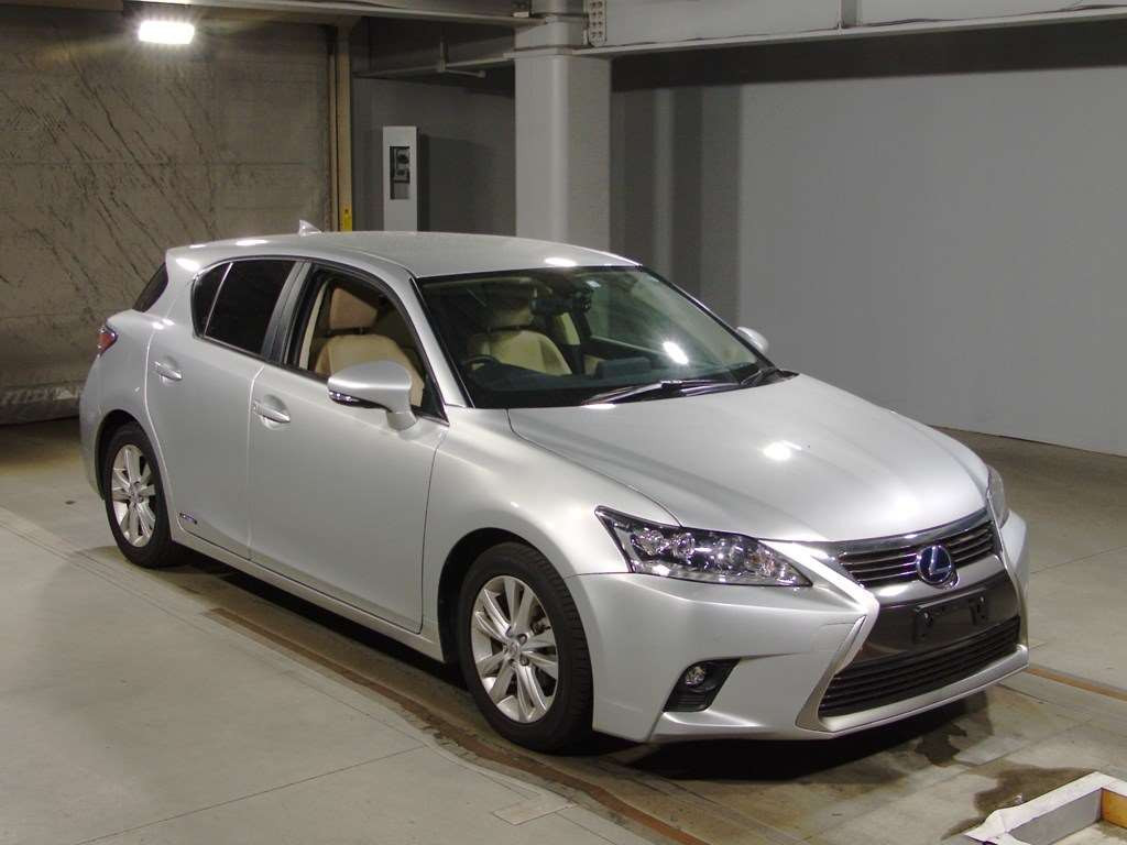 2014 Lexus CT ZWA10[2]