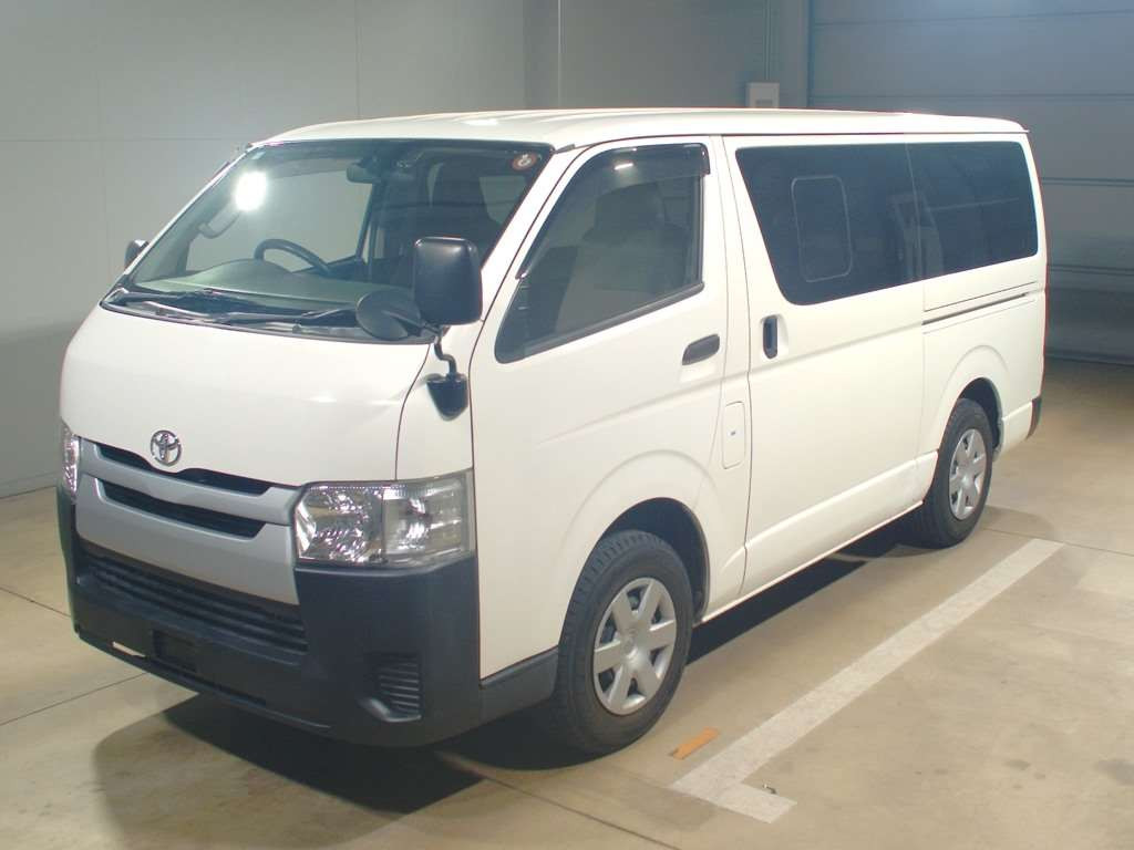 2017 Toyota Regiusace Van TRH200V[0]