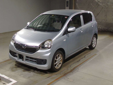 2015 Daihatsu Mira es