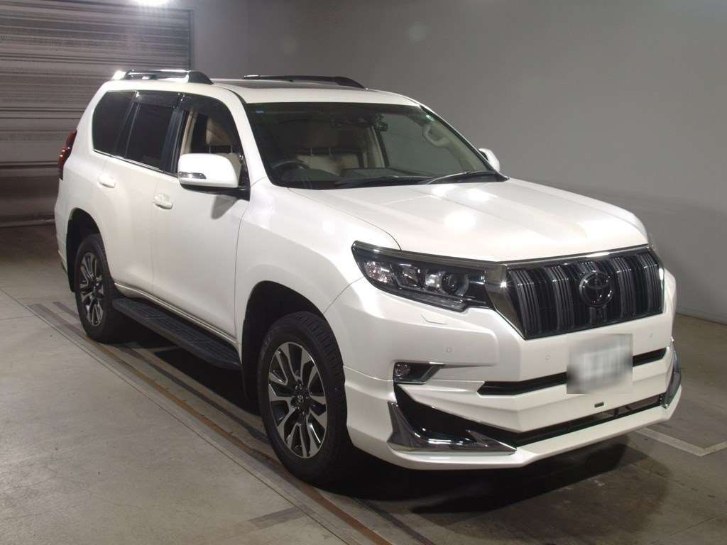 2021 Toyota Land Cruiser Prado TRJ150W[2]