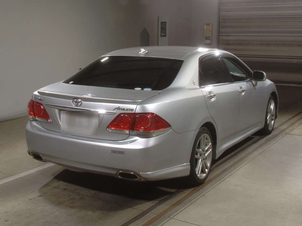 2011 Toyota Crown GRS200[1]