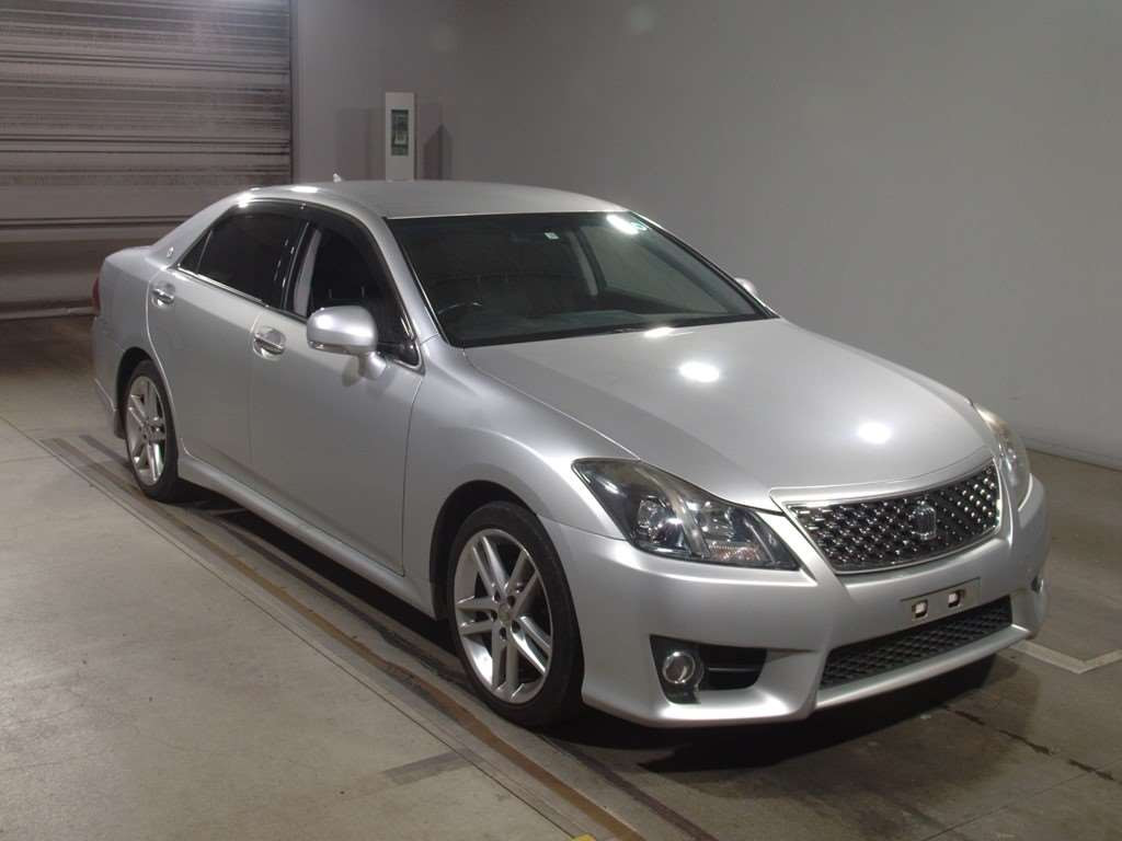 2011 Toyota Crown GRS200[2]