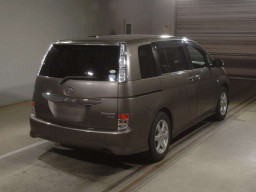 2011 Toyota Isis