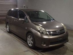 2011 Toyota Isis