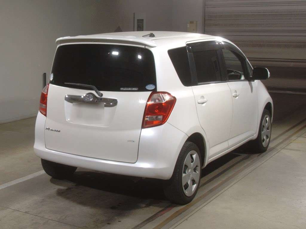 2005 Toyota Ractis NCP105[1]