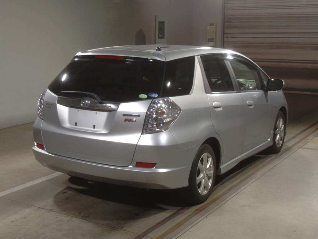 2012 Honda Fit Shuttle Hybrid GP2[1]