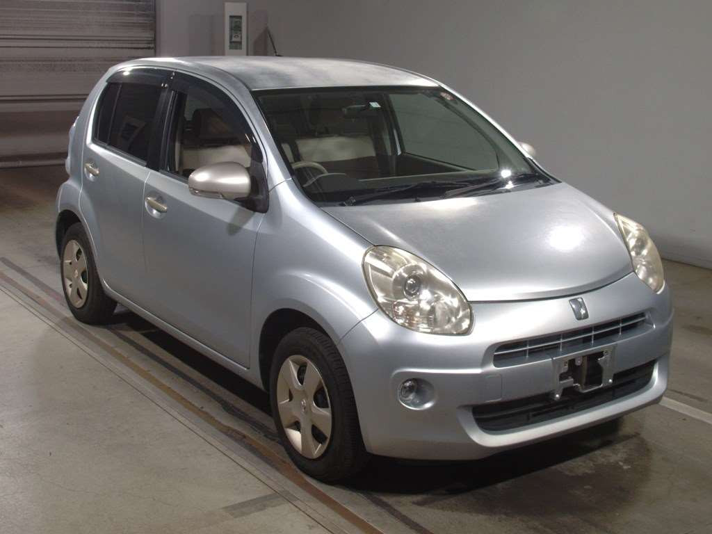 2010 Toyota Passo KGC30[2]