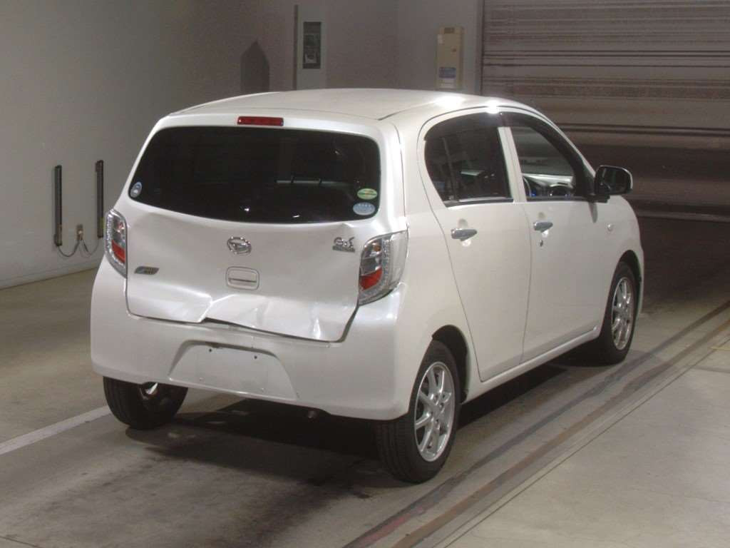 2015 Daihatsu Mira es LA300S[1]