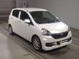 2015 Daihatsu Mira es