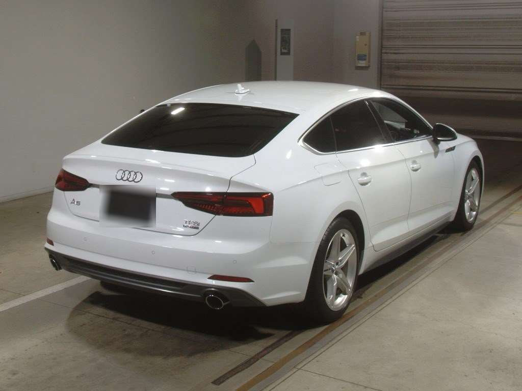 2017 Audi A5 Sportback F5CYRL[1]