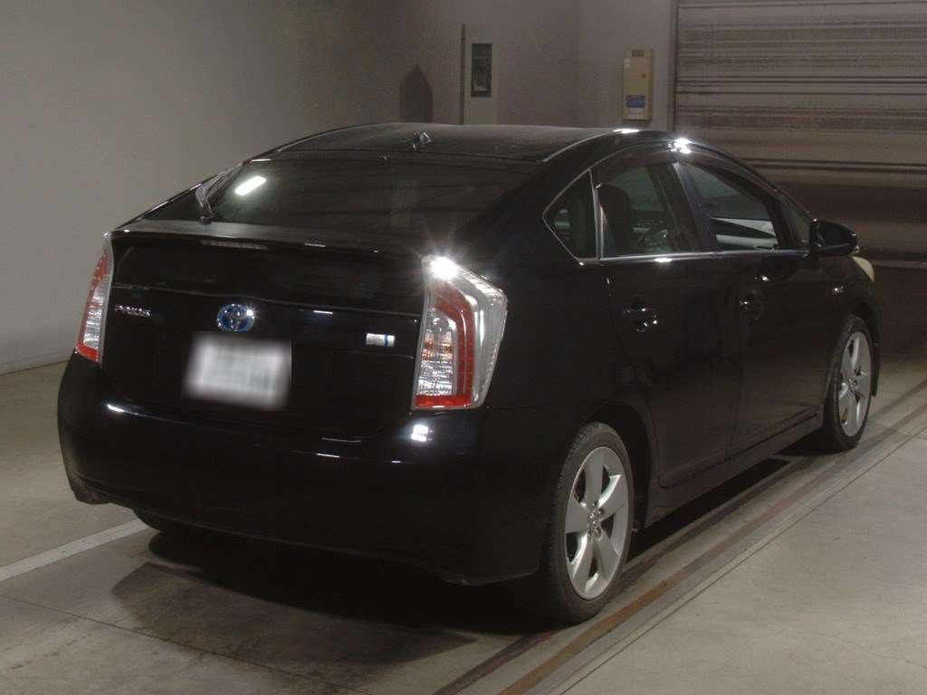 2013 Toyota Prius ZVW30[1]