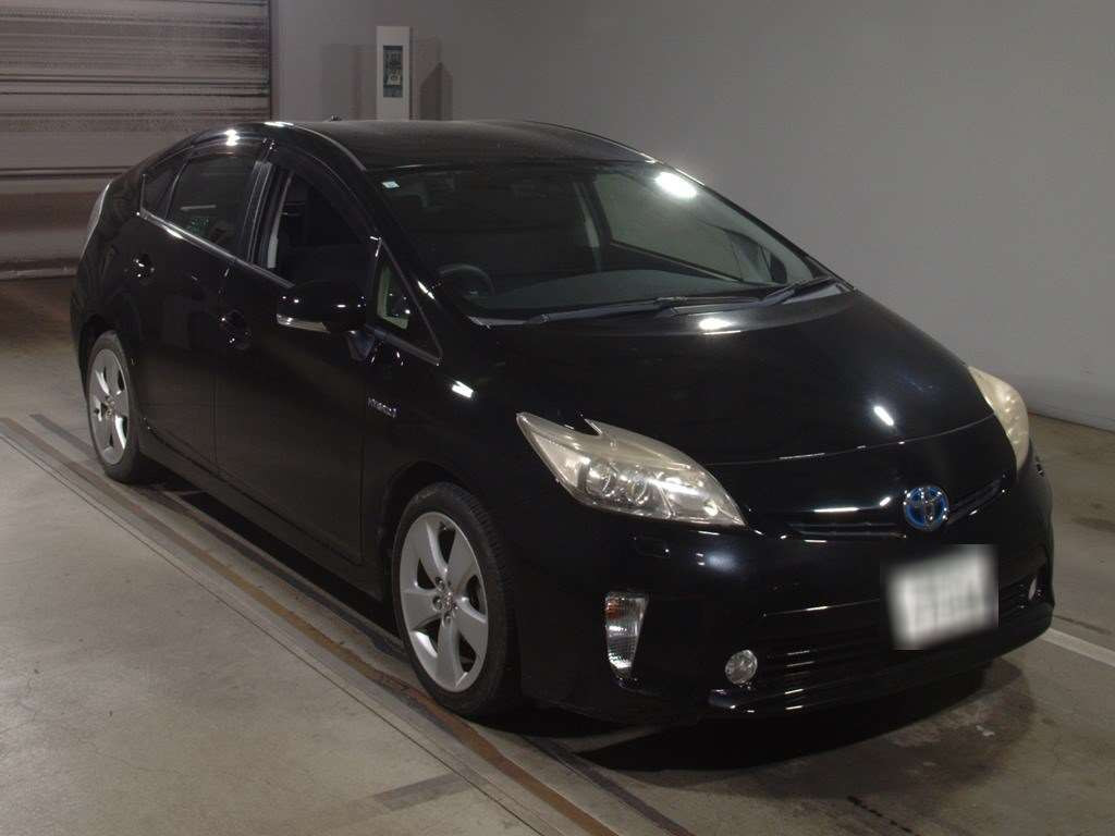 2013 Toyota Prius ZVW30[2]